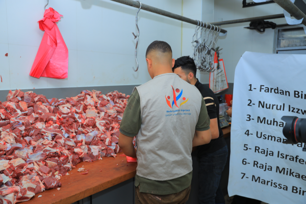Providing 5,000 meals for the displaced in northern Gaza